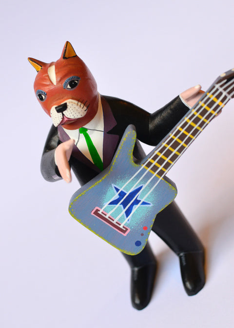 Perro con Guitarra Solo