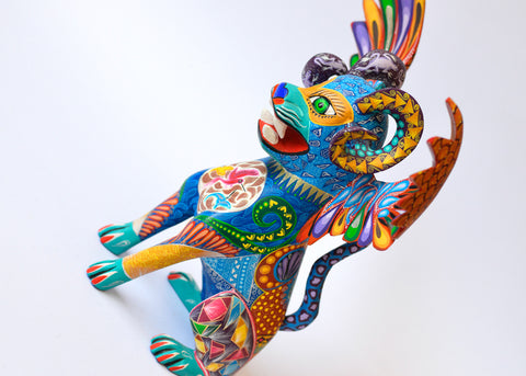 Perro con Alas y Cuernos Alebrijes