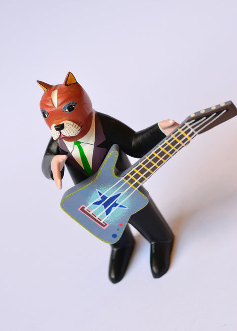 Perro con Guitarra Solo