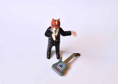 Perro con Guitarra Solo