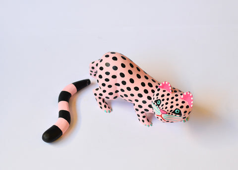 Gato Rosa y Negro Lunares