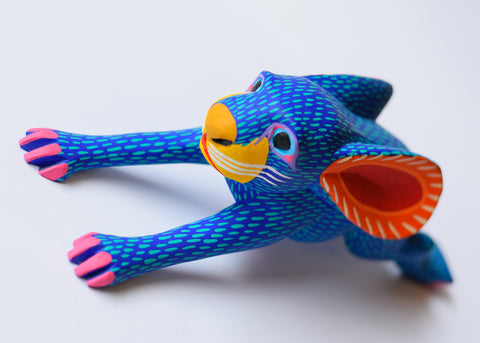 Conejo Orejón Acostado Alebrije