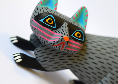Raccoon Gris y Negro Alebrije