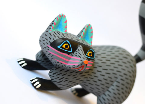 Raccoon Gris y Negro Alebrije
