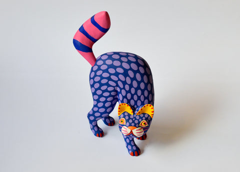 Gato Violeta Lunares Alebrije