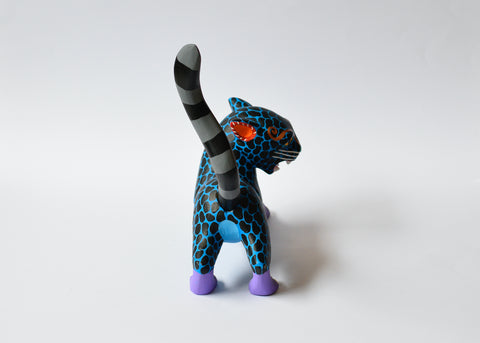 Jaguar Azul y Negro Brillante Alebrije