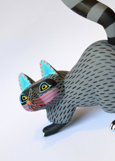 Raccoon Gris y Negro Alebrije