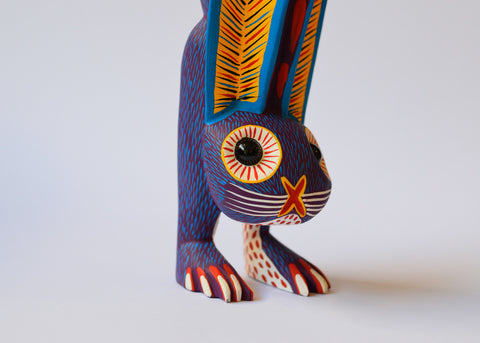 Conejo Orejón de Pie Alebrije
