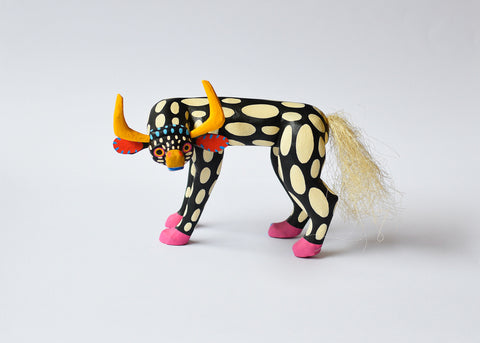 Vaca con Lunares Alebrije