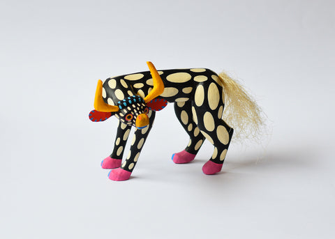 Vaca con Lunares Alebrije