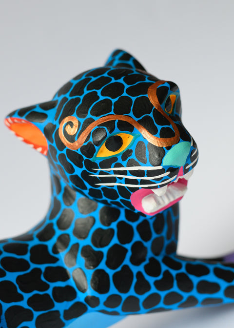 Jaguar Azul y Negro Brillante Alebrije