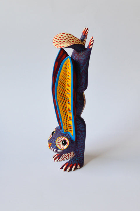 Conejo Orejón de Pie Alebrije