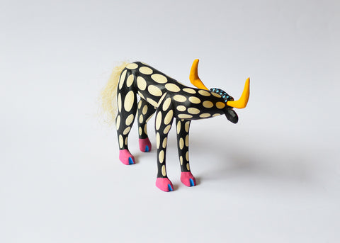 Vaca con Lunares Alebrije