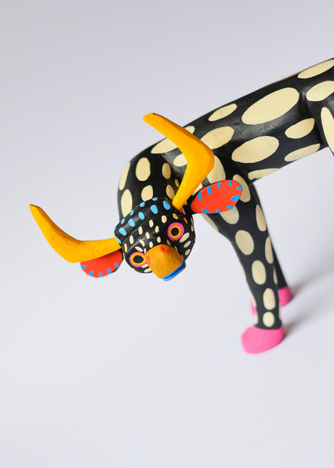 Vaca con Lunares Alebrije