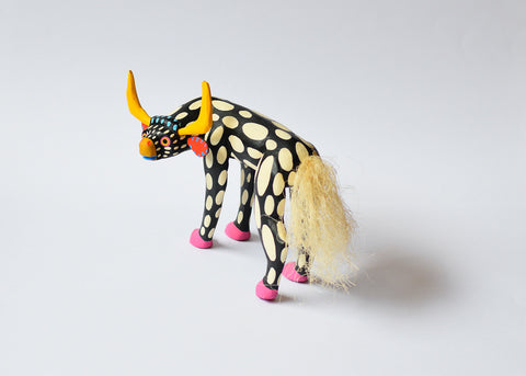 Vaca con Lunares Alebrije