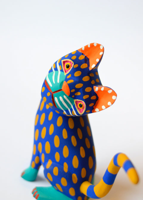 Gato Azul y Amarillo Lunares Alebrije
