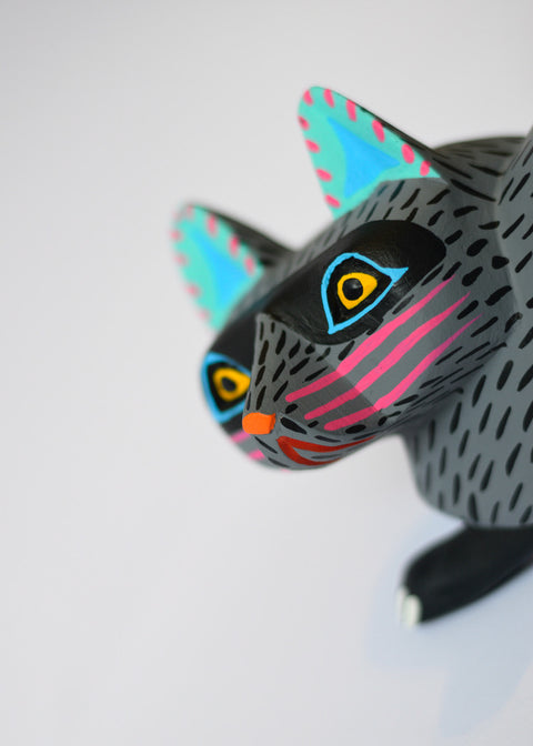 Raccoon Gris y Negro Alebrije