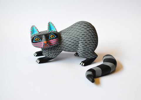 Raccoon Gris y Negro Alebrije